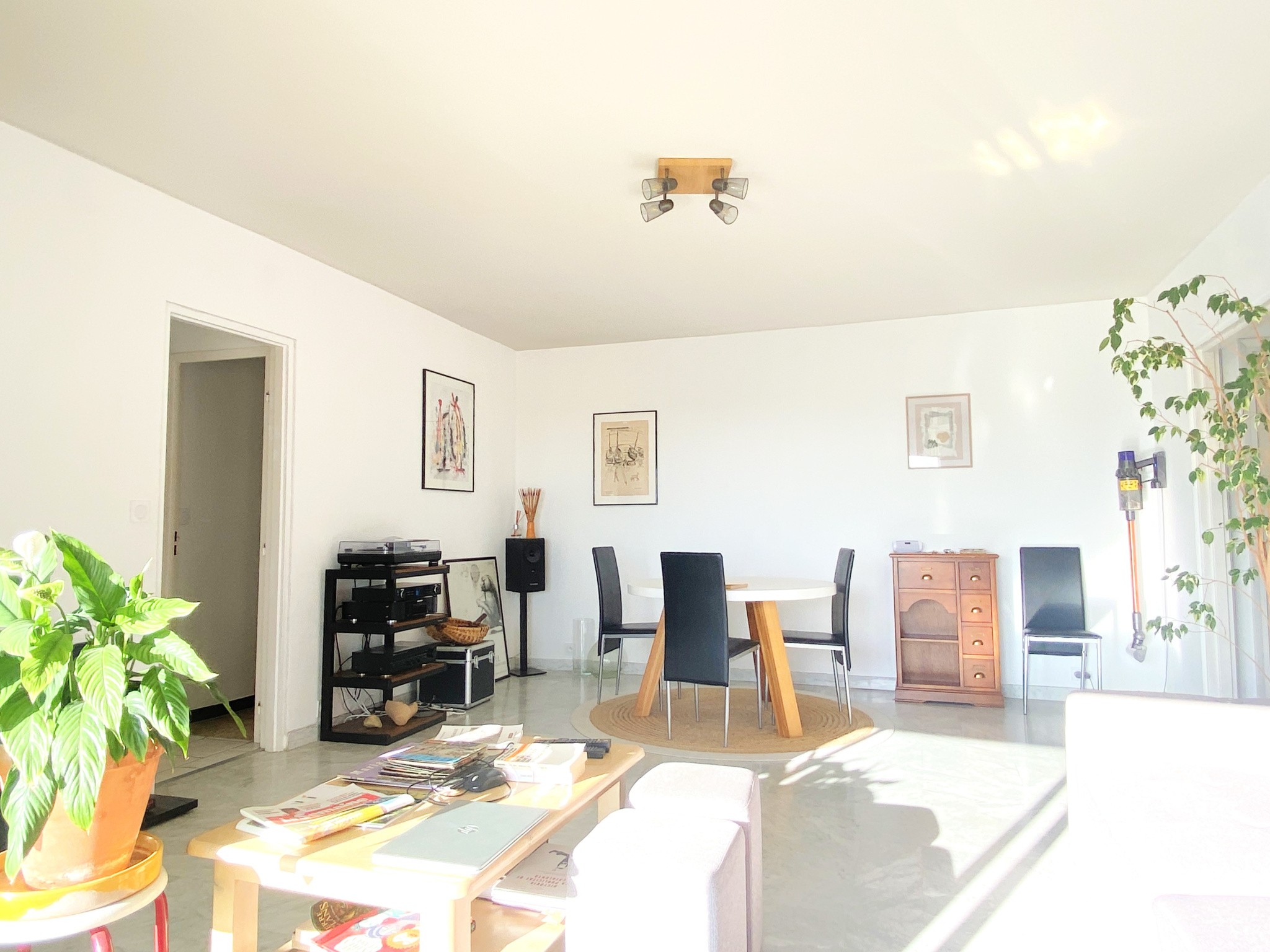 UN APPARTEMENT AU DERNIER ETAGE, AVEC TERRASSE ET GARAGE, A PERPIGNAN — photo 4