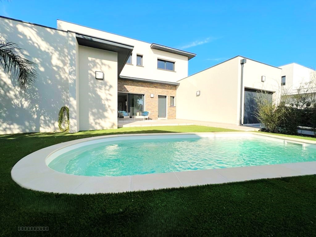 UNE VILLA CONTEMPORAINE, EN 4 FACES, A PERPIGNAN SUD — photo 2