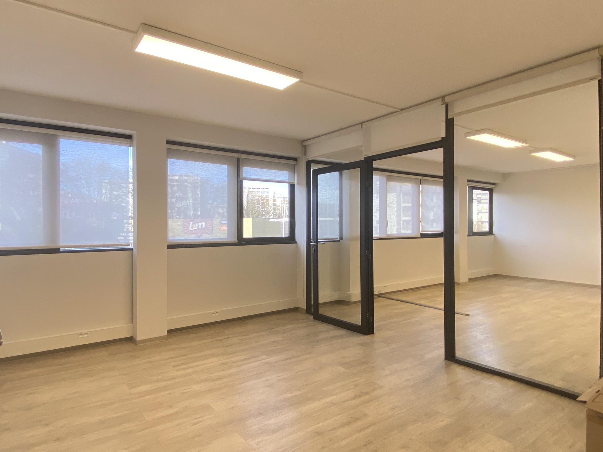 UN ENSEMBLE DE BUREAUX AMENAGES, NEUF, A PERPIGNAN — photo 4