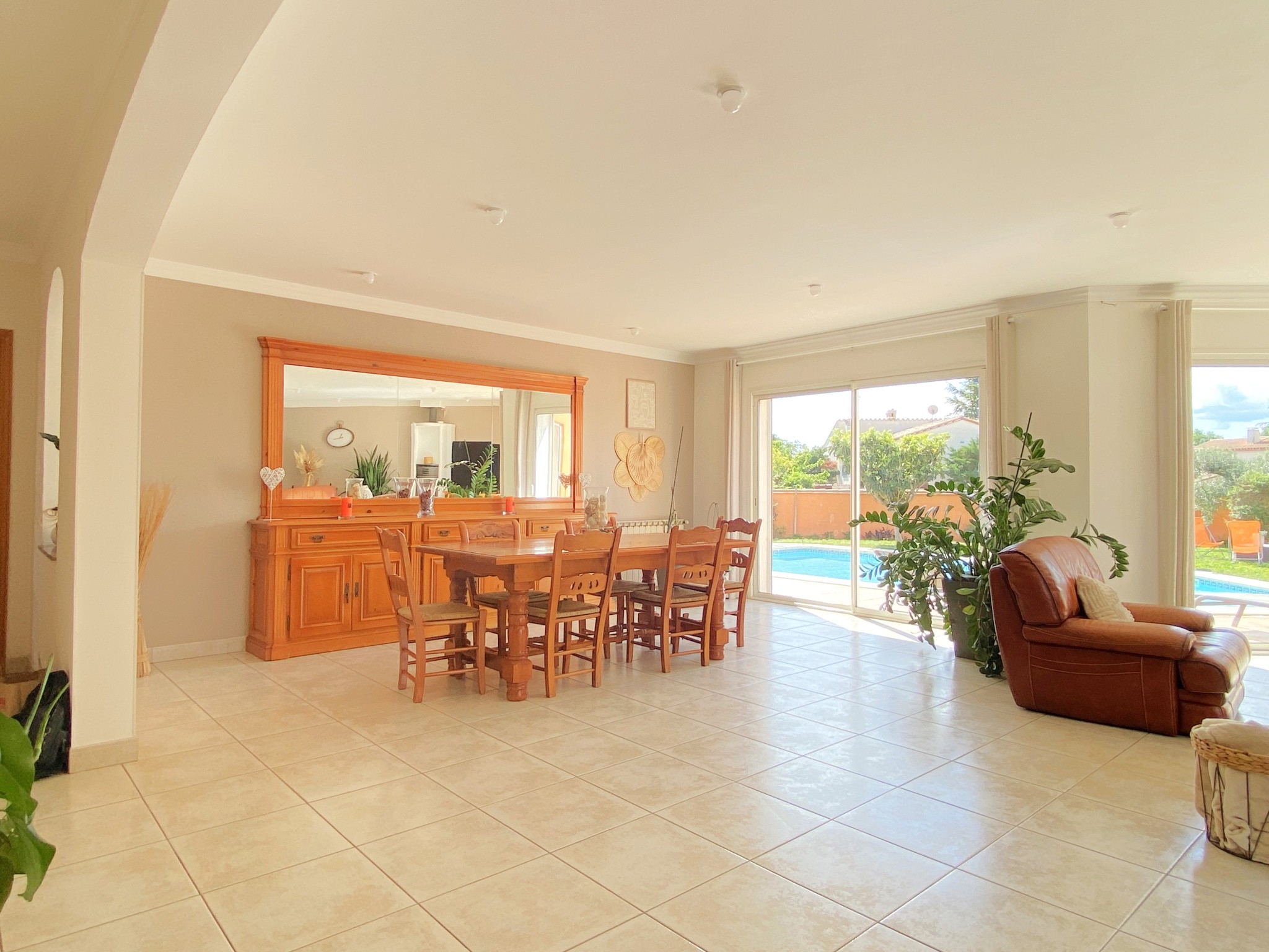 UNE VILLA 4 FACES, AVEC PISCINE, SUR 1480M2 DE TERRAIN, PROCHE SAINT-CYPRIEN — photo 2