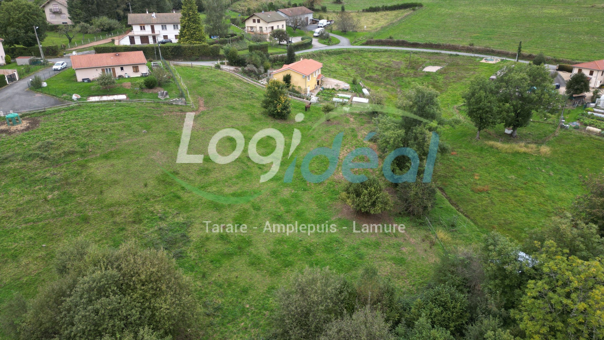 Bien immobilier à vendre à Poule les echarmeaux, 2 475 m² – photo 3 sur 3