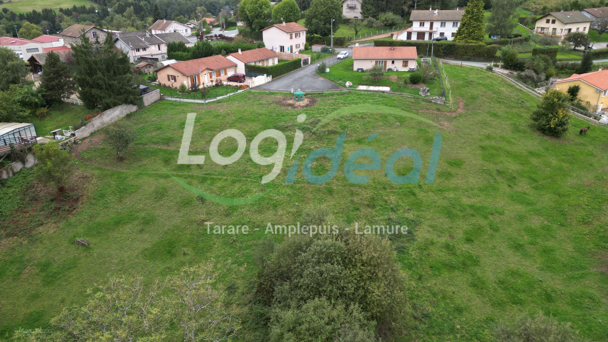 Bien immobilier à vendre à Poule les echarmeaux, 2 475 m² – photo 2 sur 3
