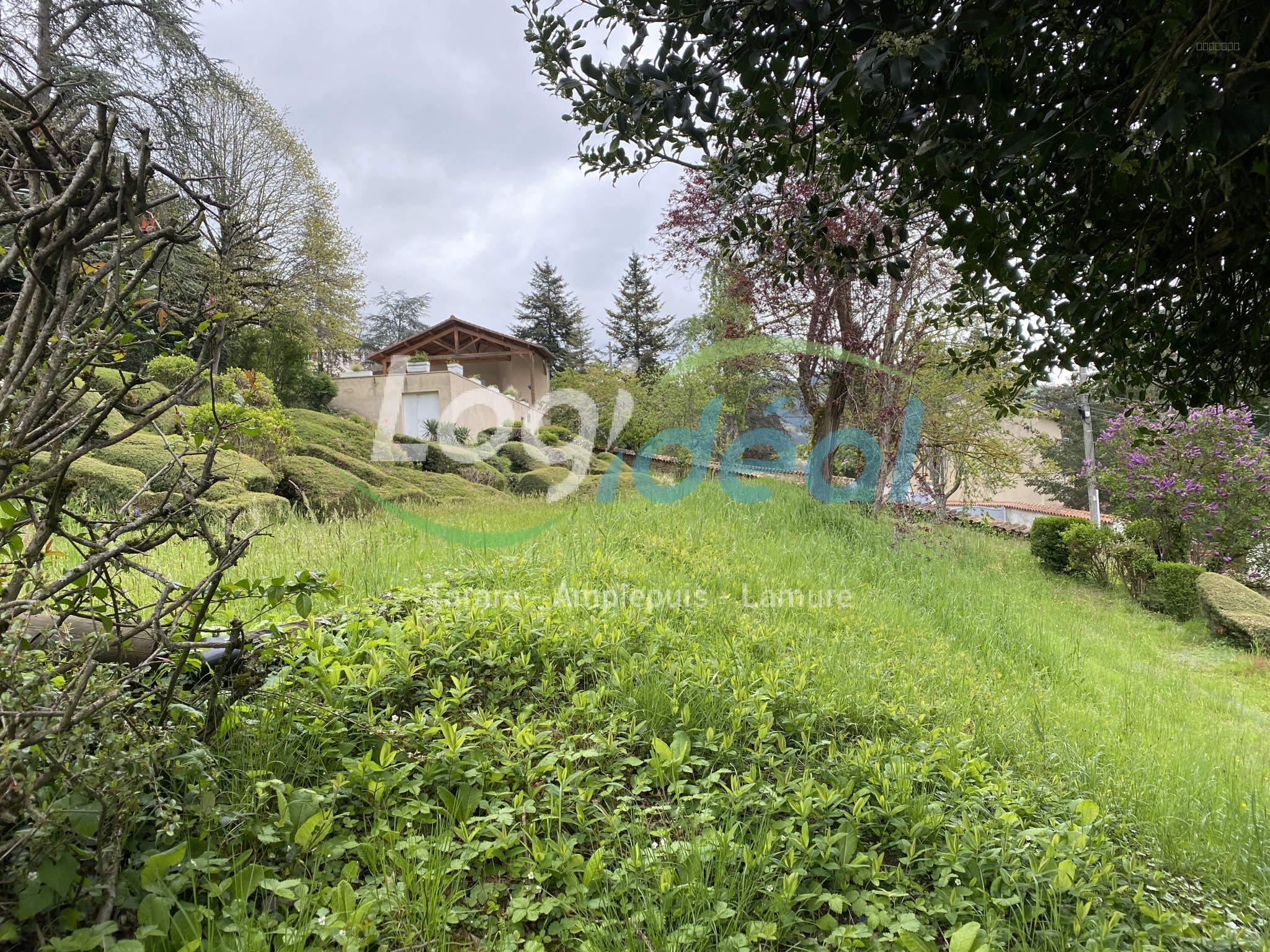 Bien immobilier à vendre à Tarare, 1 070 m² – photo 3 sur 5
