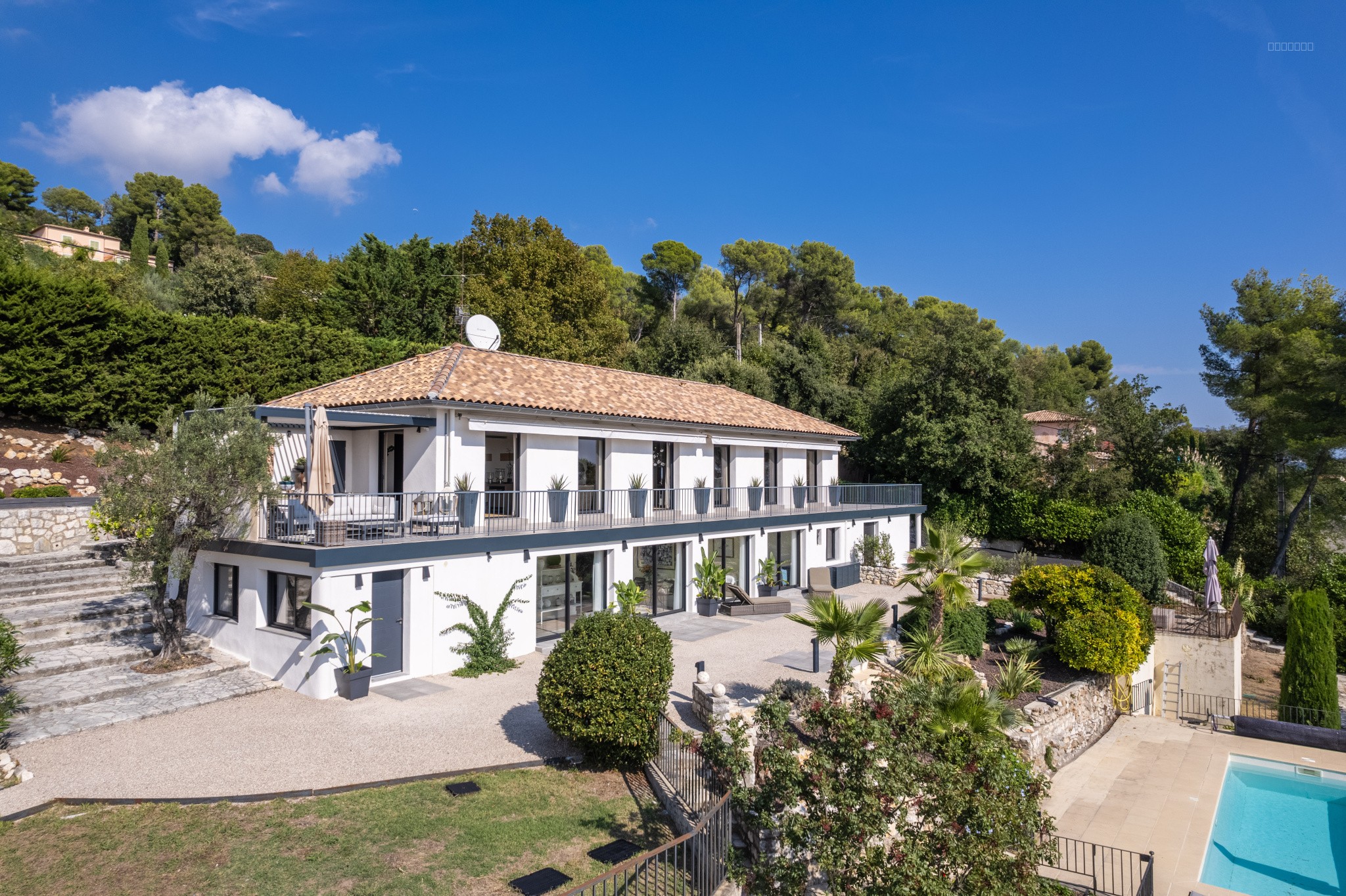 Villa à vendre à Tourrettes sur loup, 321 m², 10 pièces – photo 3 sur 19