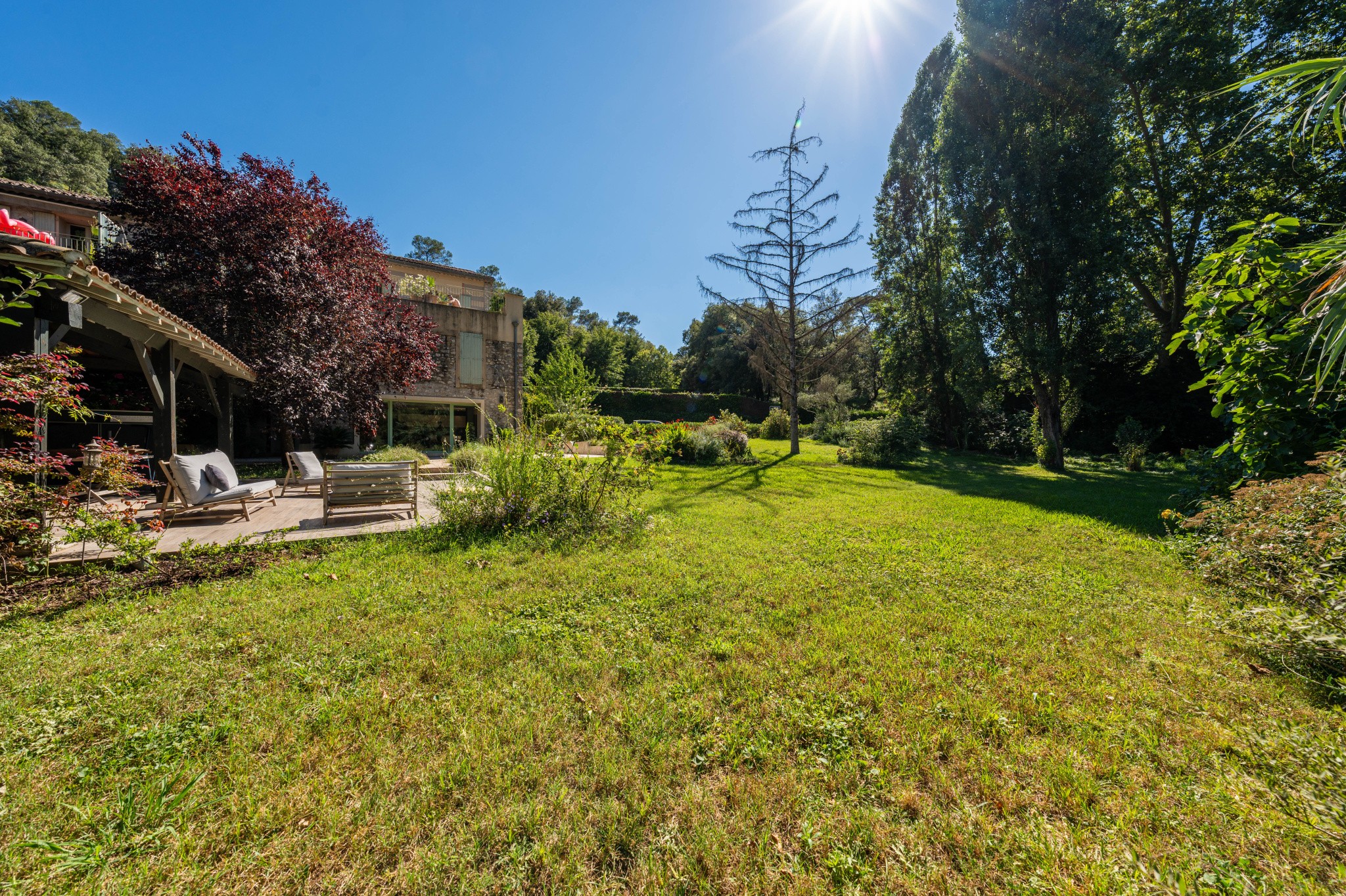 Location meublée 3 pièces esprit villa avec jardin privatif   domaine sécurisé, calme absolu — photo 15