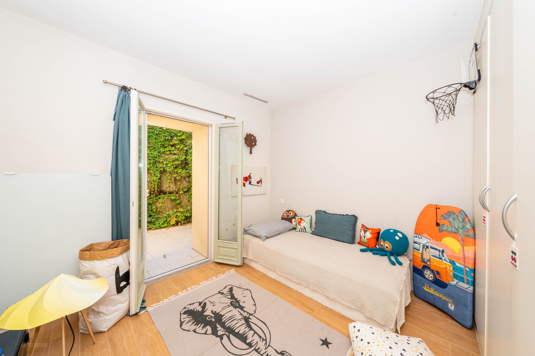 Location meublée 3 pièces esprit villa avec jardin privatif   domaine sécurisé, calme absolu — photo 12