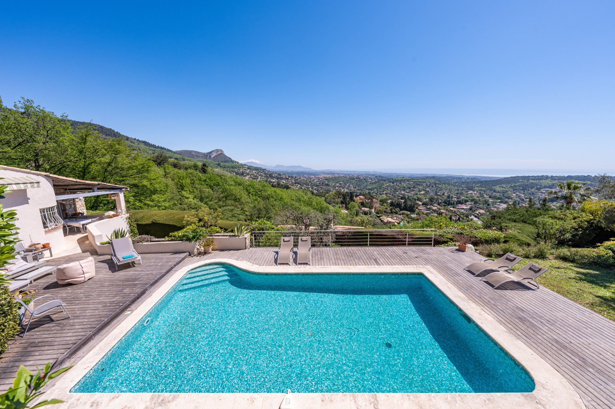 Villa à vendre à Tourrettes sur loup, 170 m², 6 pièces – photo 2 sur 20