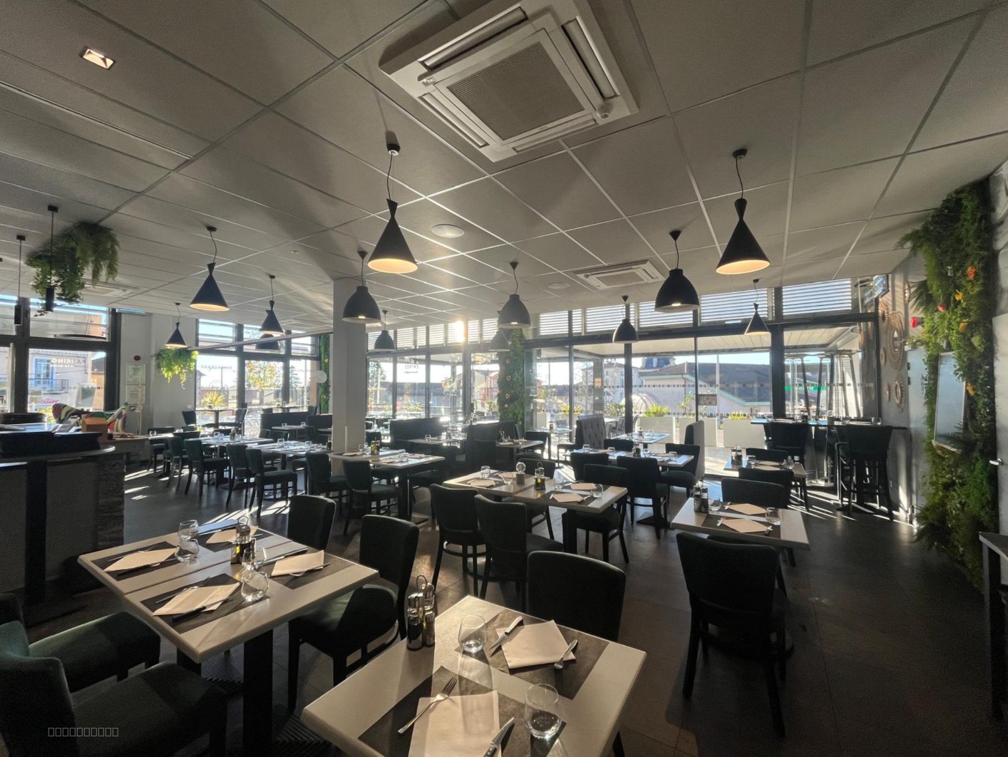 Fonds de commerce à vendre à Ceyzeriat, 116 m² – photo 2 sur 4
