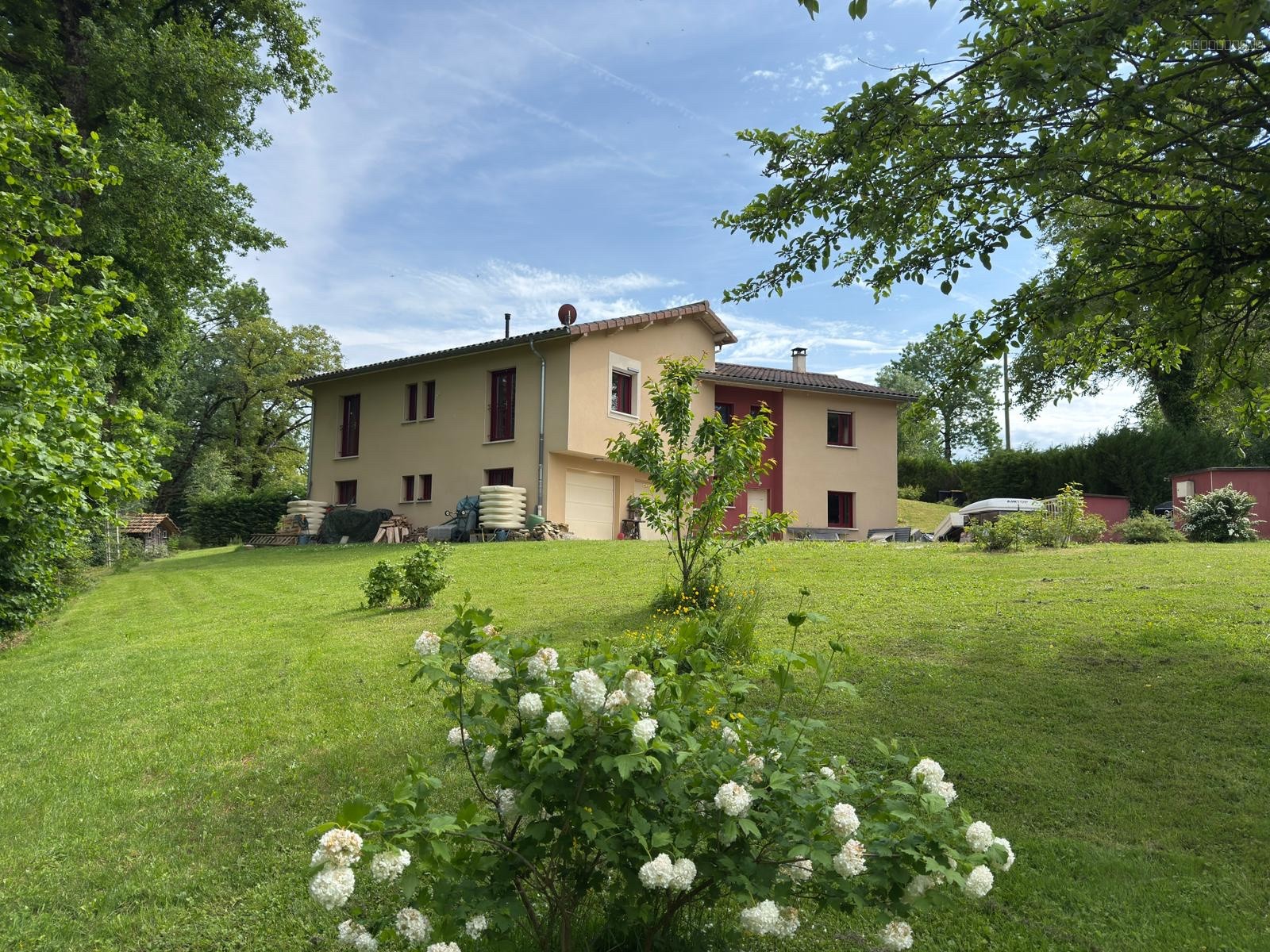 Maison à vendre à Nivigne suran, 180 m², 8 pièces – photo 1 sur 9