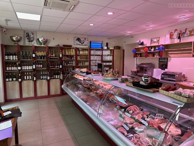 Fonds de commerce à vendre à St amour, 100 m² – photo 1 sur 7