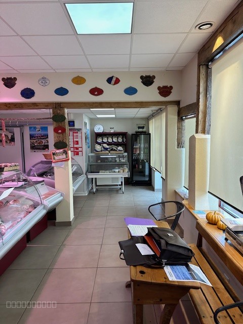 Fonds de commerce à vendre à St amour, 100 m² – photo 2 sur 7
