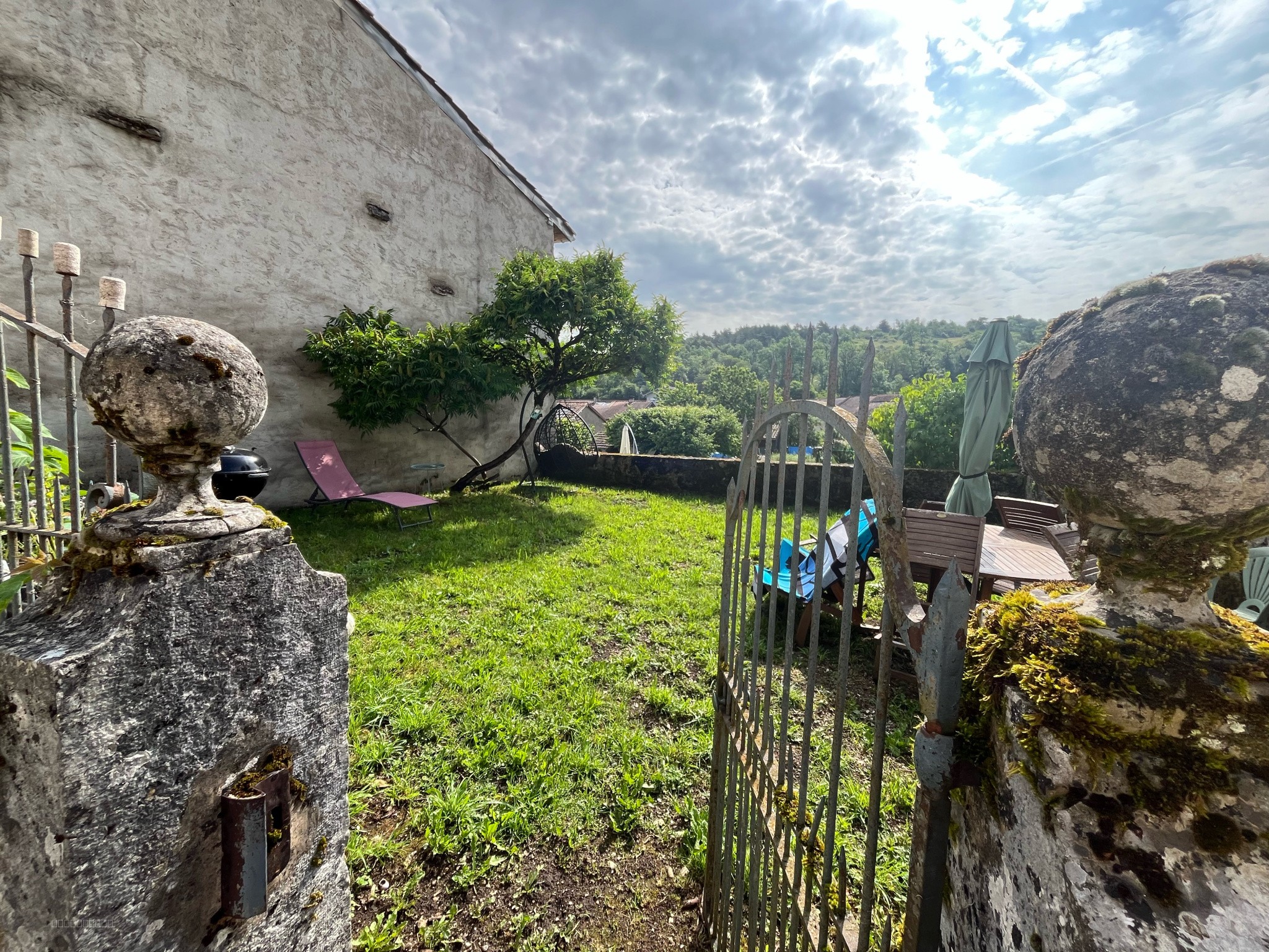 Bien immobilier à vendre à Pouillat, 15 m², 4 pièces – photo 2 sur 8