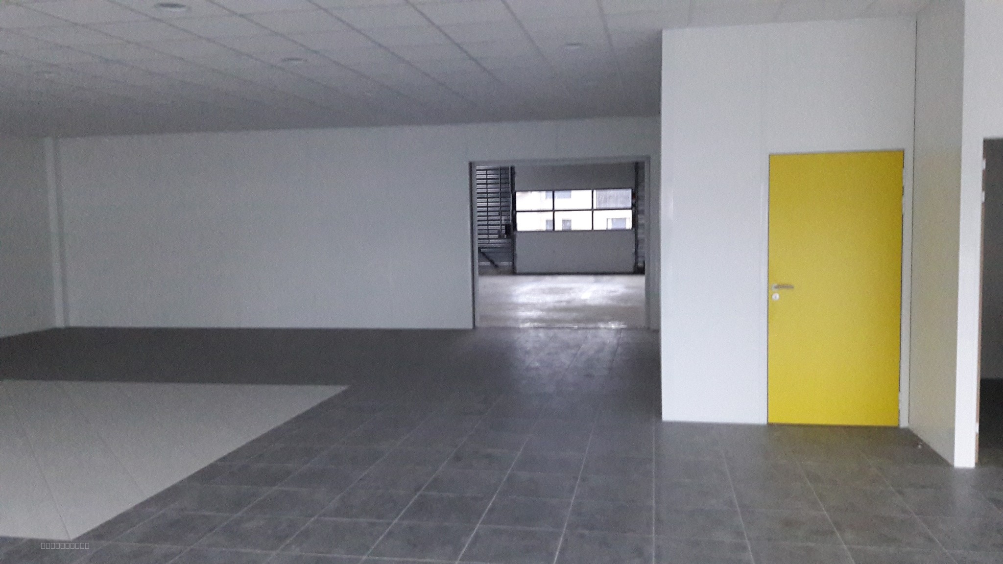 Bien immobilier à louer à Viriat, 420 m² – photo 2 sur 4