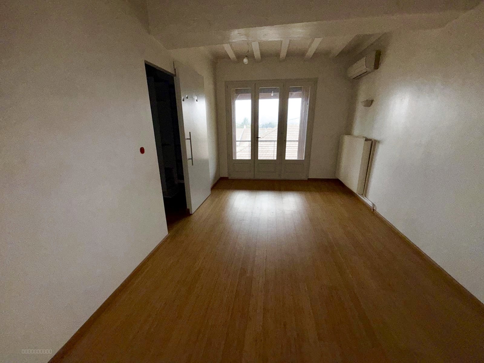 Belle maison de village de 215m2 avec terrasse au cœur de Ceyzeriat ! — photo 8