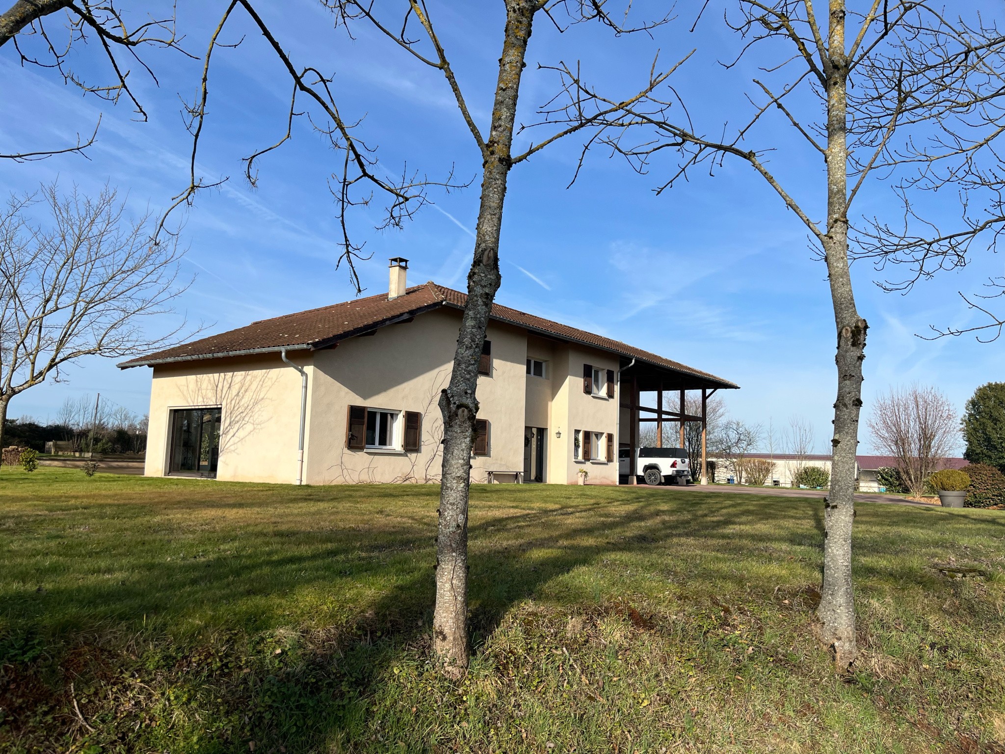 Bien immobilier à vendre à St just, 198 m², 7 pièces – photo 1 sur 16
