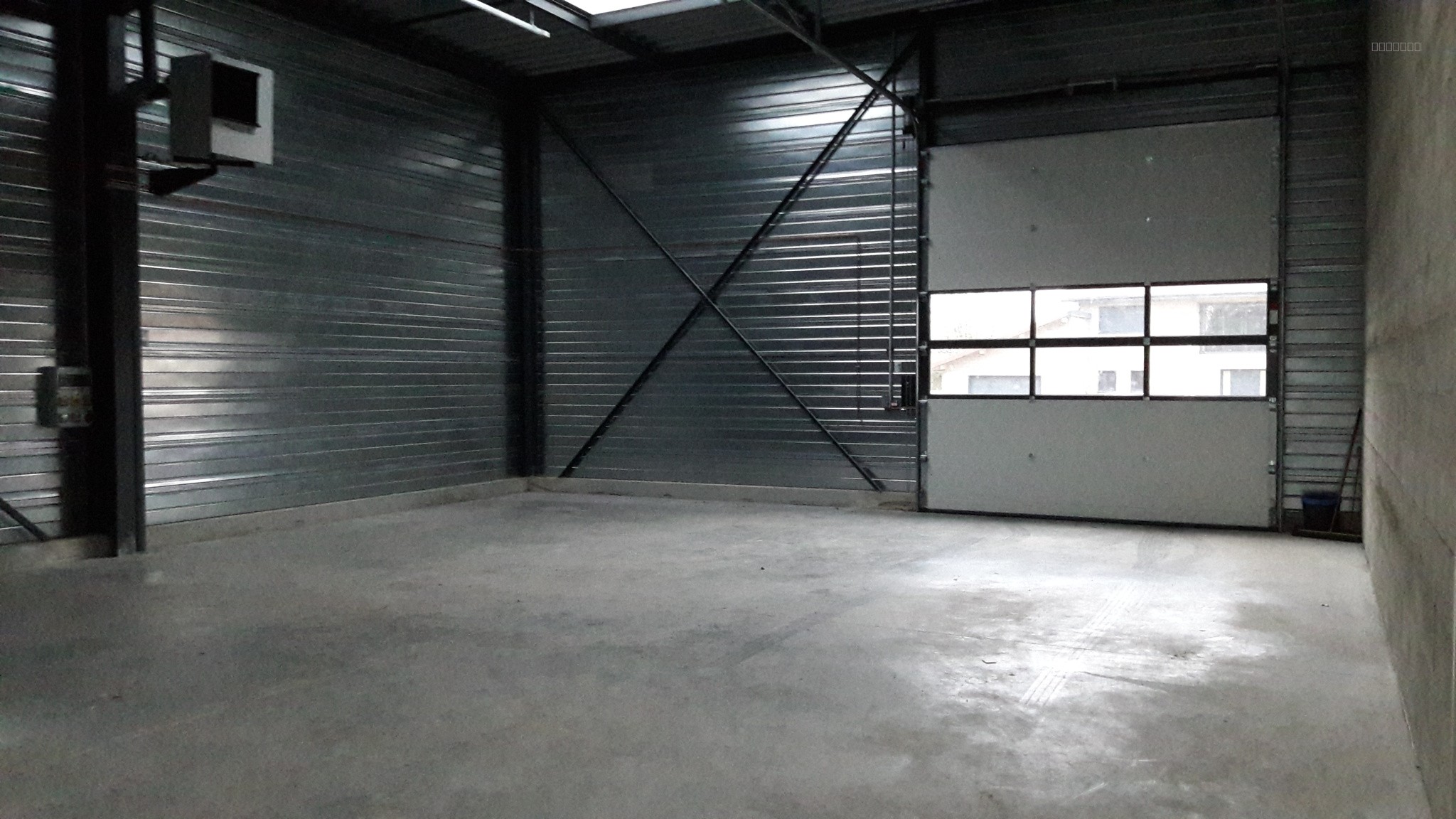 Bien immobilier à louer à Viriat, 420 m² – photo 3 sur 4