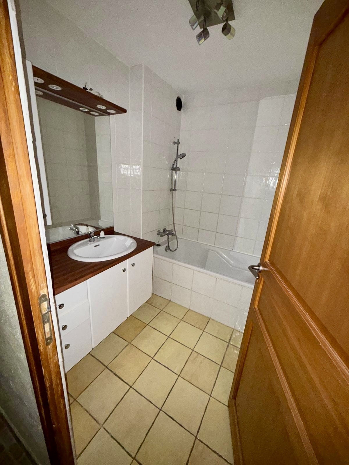 Belle maison de village de 215m2 avec terrasse au cœur de Ceyzeriat ! — photo 10