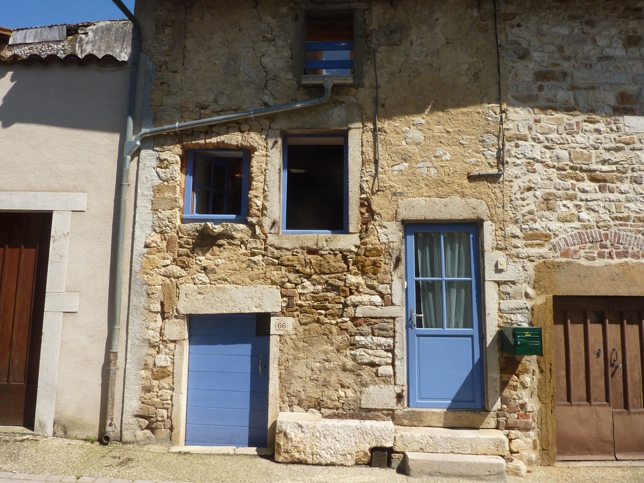 Bien immobilier à vendre à St just, 198 m², 7 pièces – photo 1 sur 8