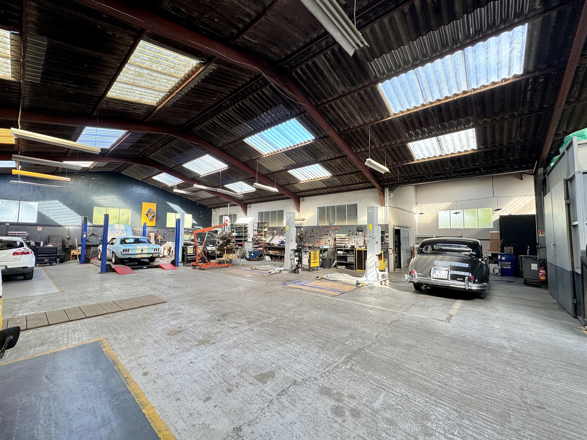 'HIPPODROME' Vaste ensemble Immobilier de 890 m2 sur terrain de 5700 m2 — photo 13