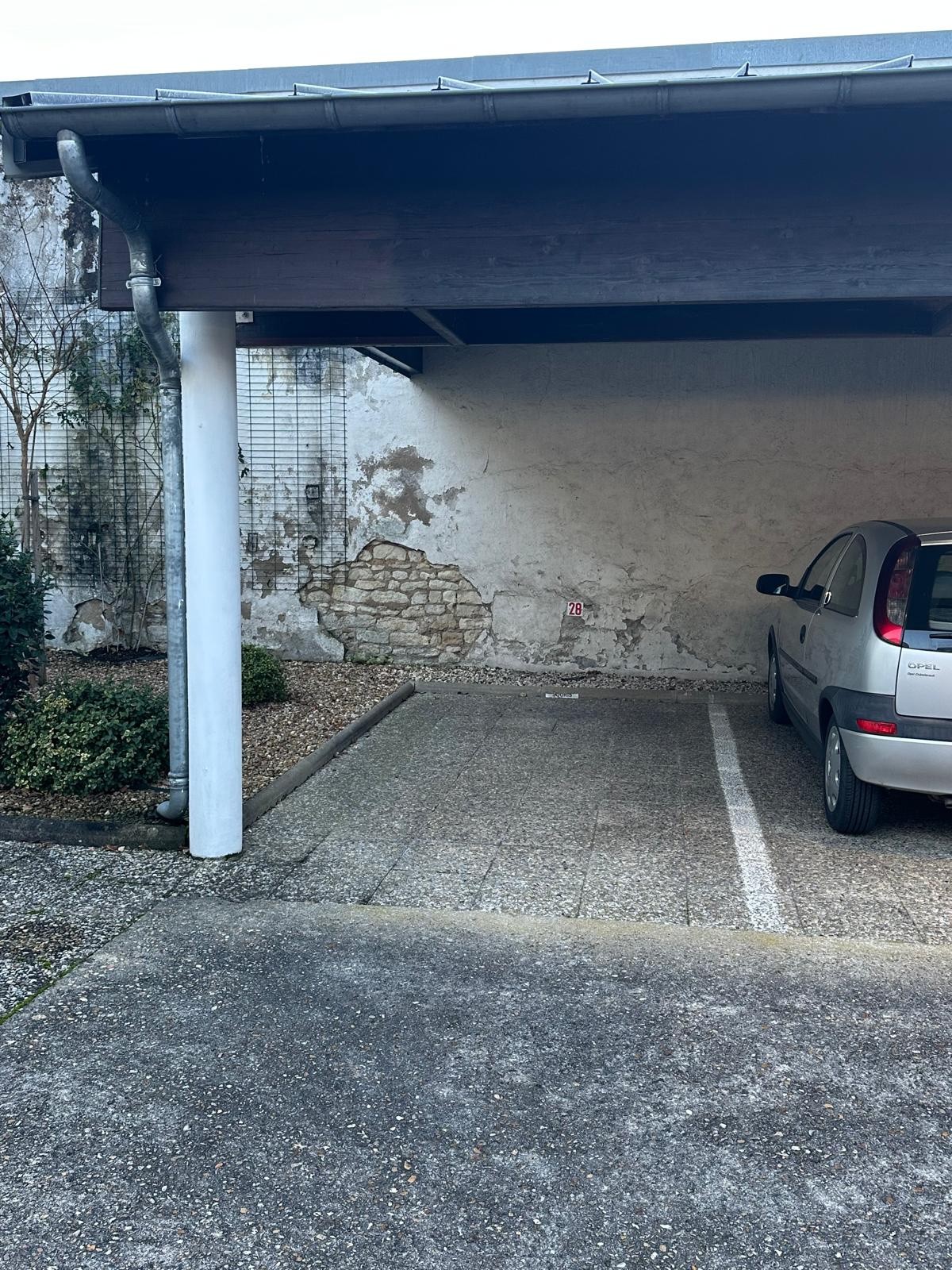 Parking / Box à louer à Chatellerault, 1 200 m² – photo 3 sur 4