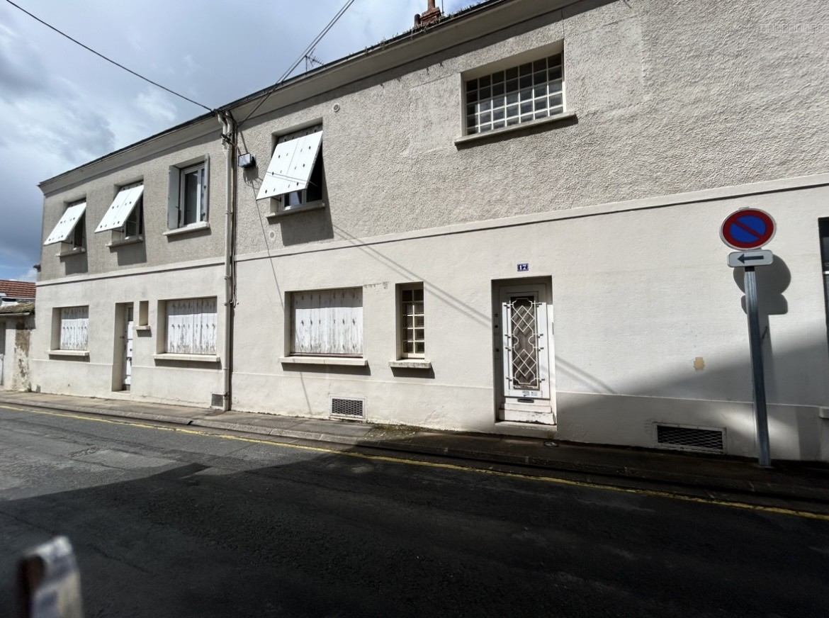 Immeuble à vendre à Chatellerault, 162 m², 7 pièces – photo 1 sur 12