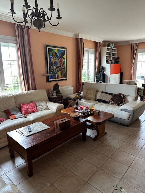 Maison à vendre à Thure, 1 100 m², 4 pièces – photo 1 sur 8