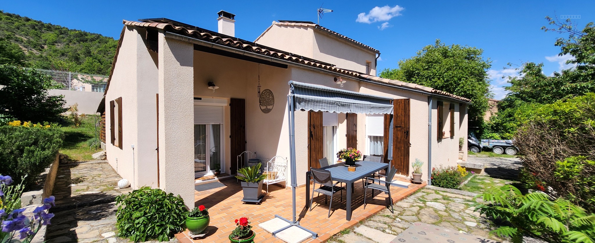 Villa à vendre à Mallemoisson, 1 000 m², 5 pièces – photo 1 sur 14