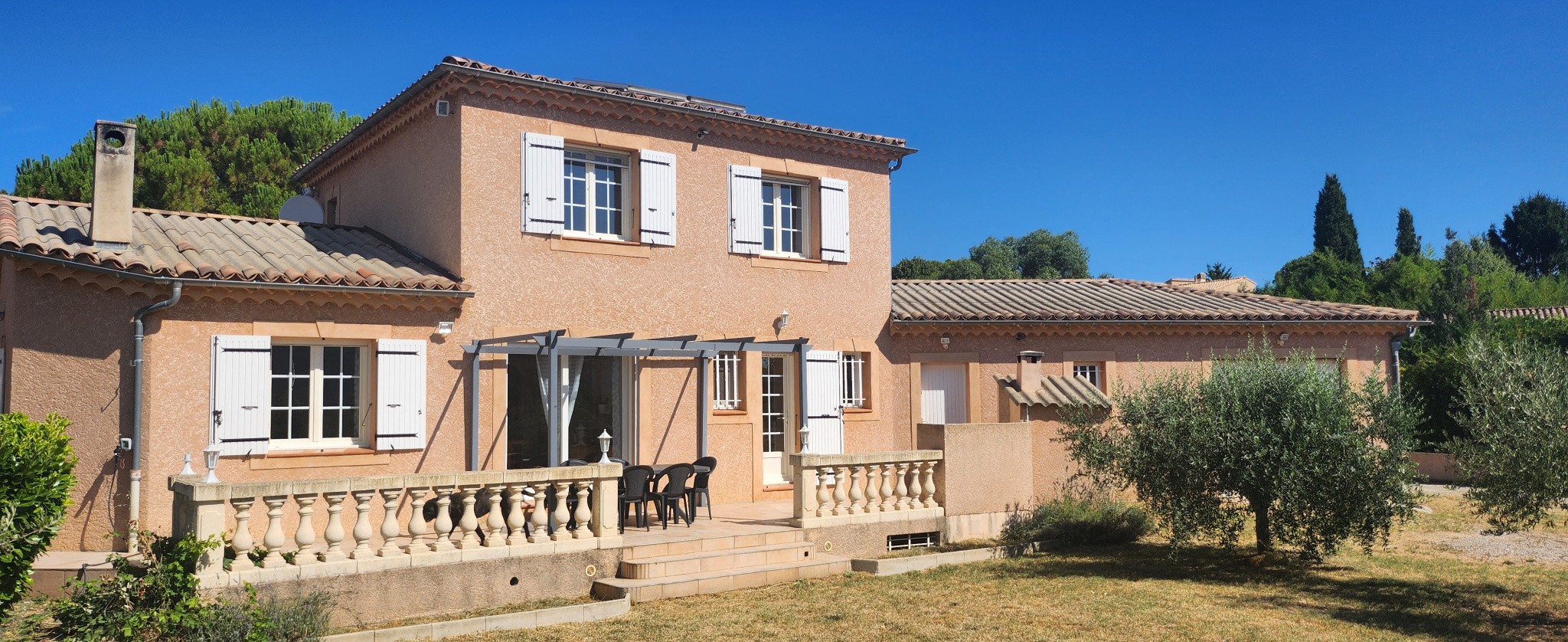 Villa à vendre à Peyruis, 145 m², 5 pièces – photo 1 sur 17