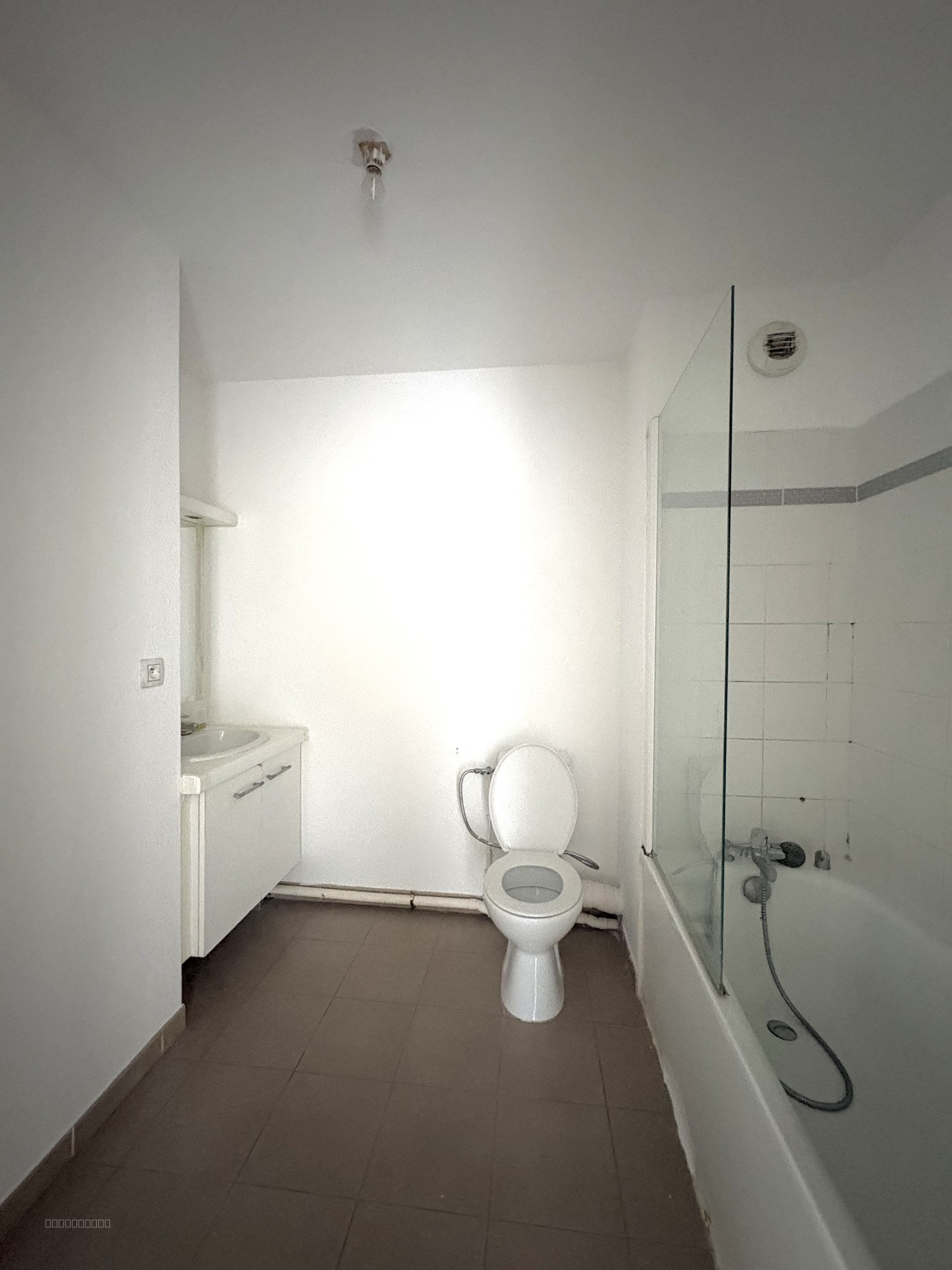 APPARTEMENT T2 DE 41.48M2 - 13015 MARSEILLE — photo 6