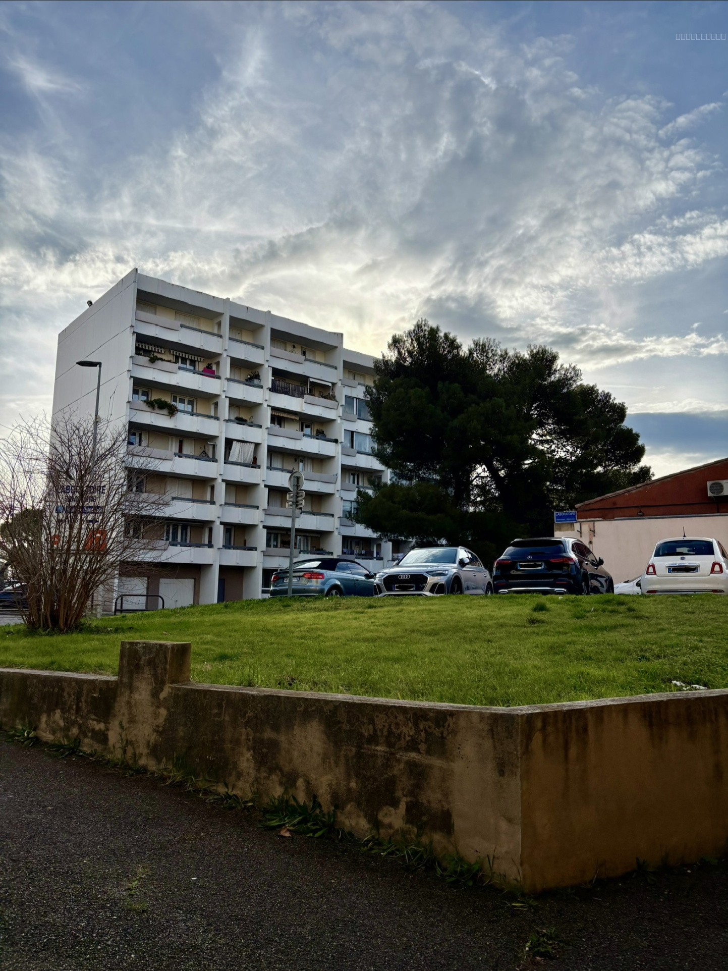Garage à vendre à Aix en provence, 1 400 m² – photo 3 sur 3