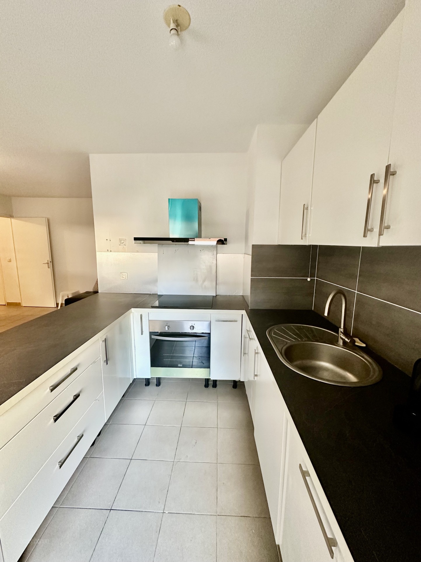 APPARTEMENT T3 DE 56.98M2 - 13015 MARSEILLE — photo 2