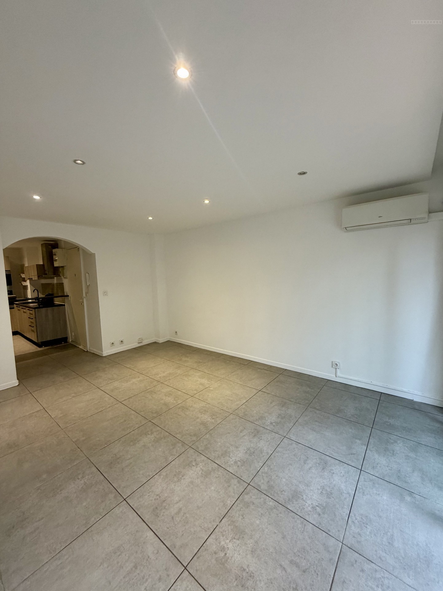 Appartement à vendre à Marseille, 45 m², 2 pièces – photo 1 sur 11