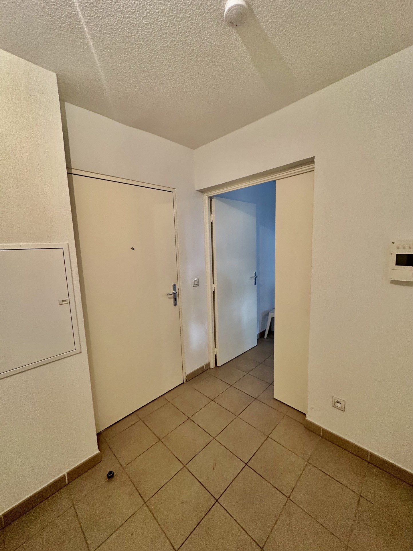 APPARTEMENT T3 DE 56.98M2 - 13015 MARSEILLE — photo 4