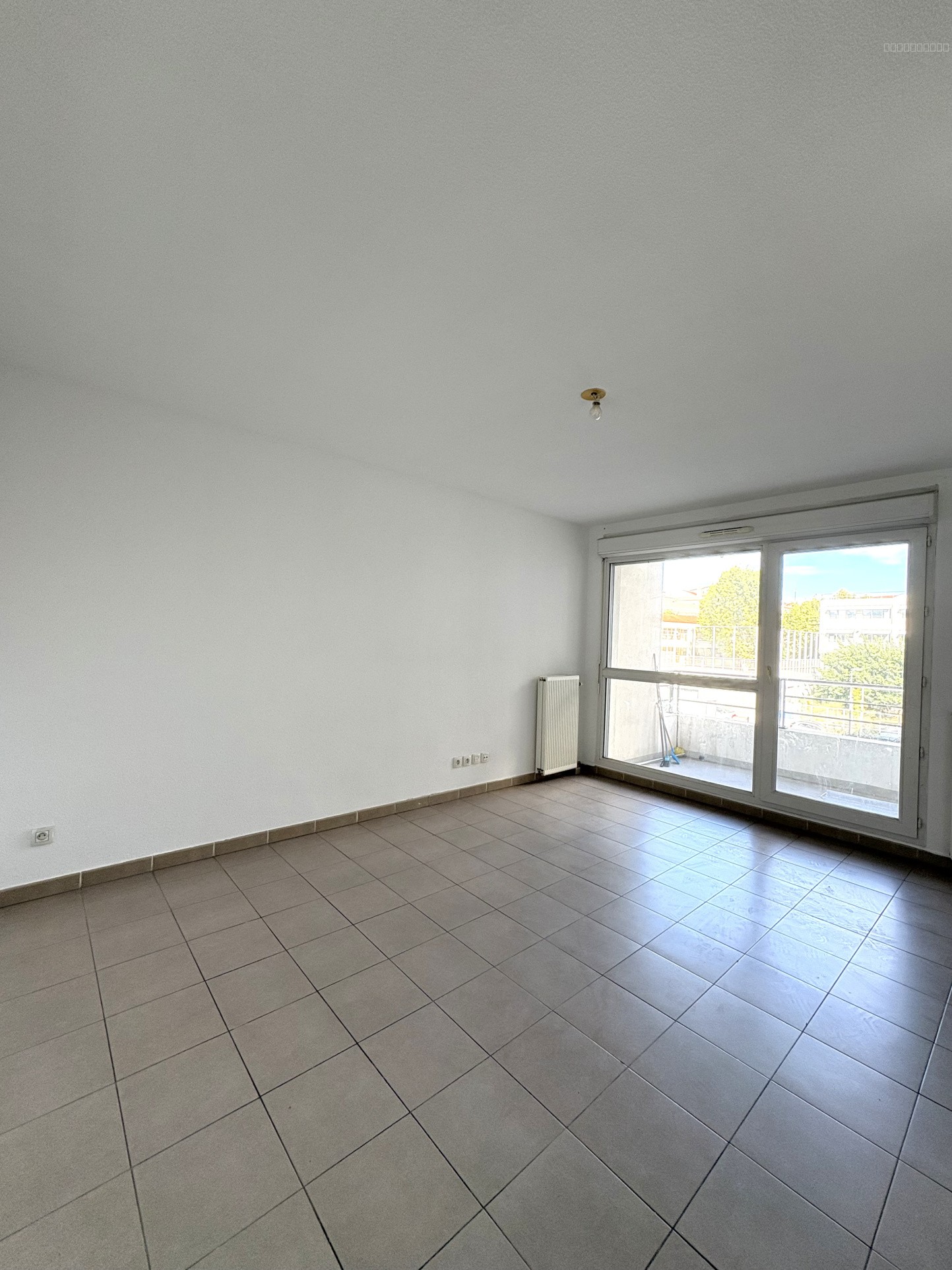 APPARTEMENT T2 DE 41.48M2 - 13015 MARSEILLE — photo 1