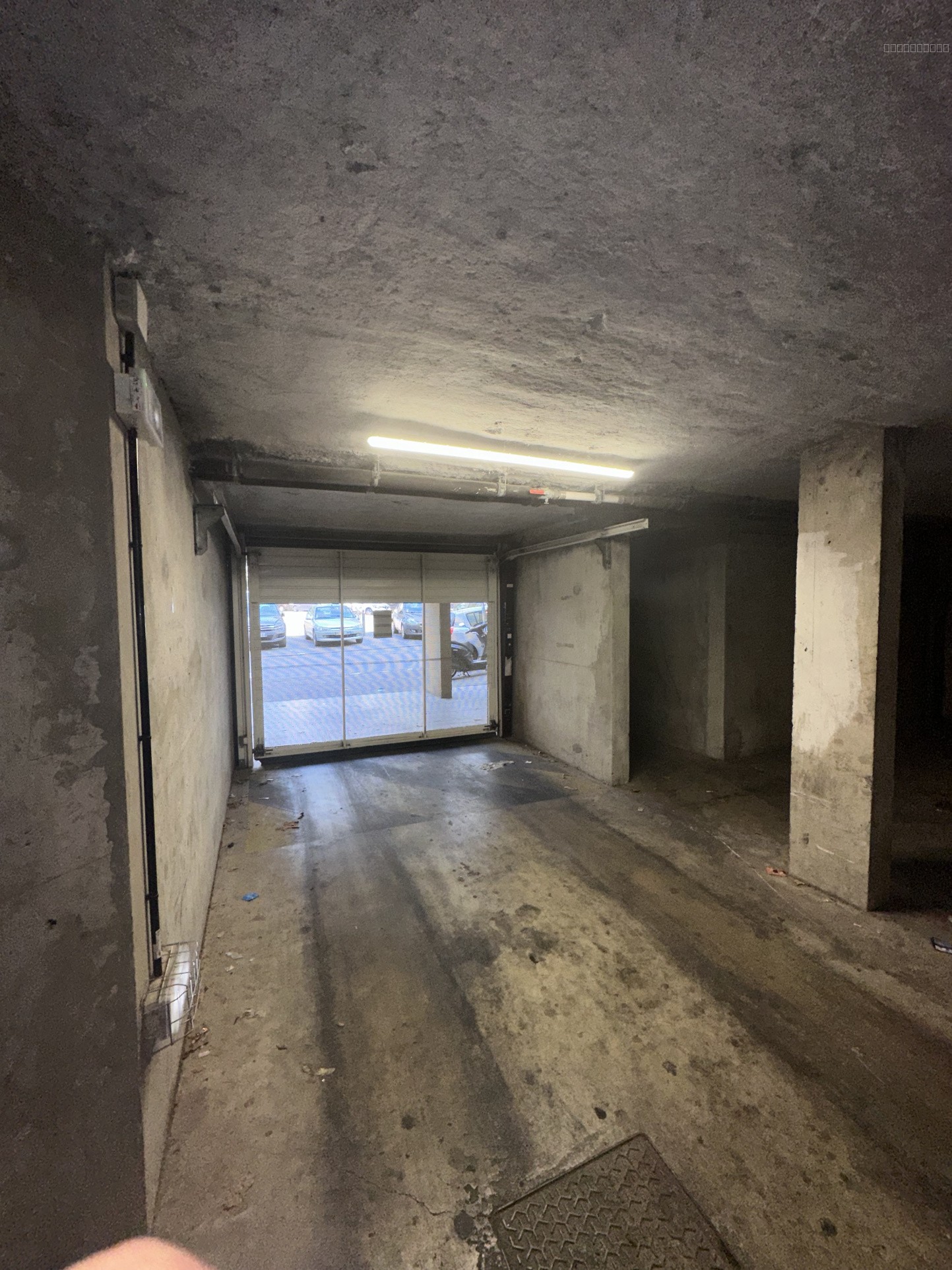 PLACE DE PARKING - 10M2 13003 MARSEILLE — photo 3
