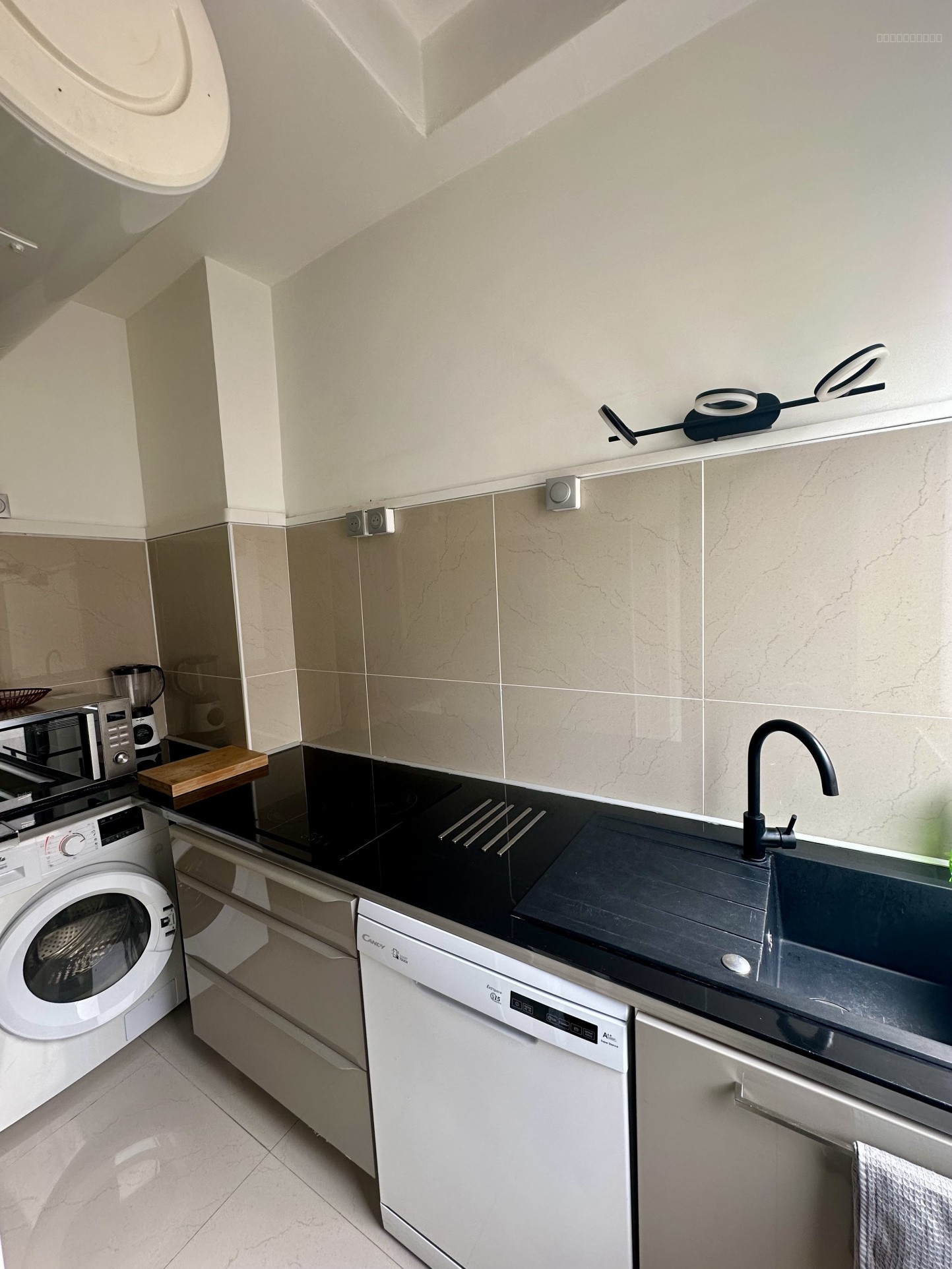 CHARMANT APPARTEMENT T2 DE 48.75M2 - 13002 MARSEILLE — photo 3