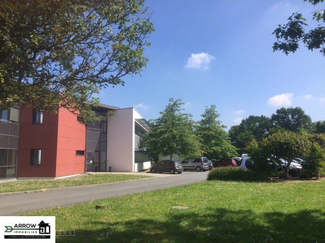 Local commercial à vendre à Bruz, 600 m² – photo 2 sur 4