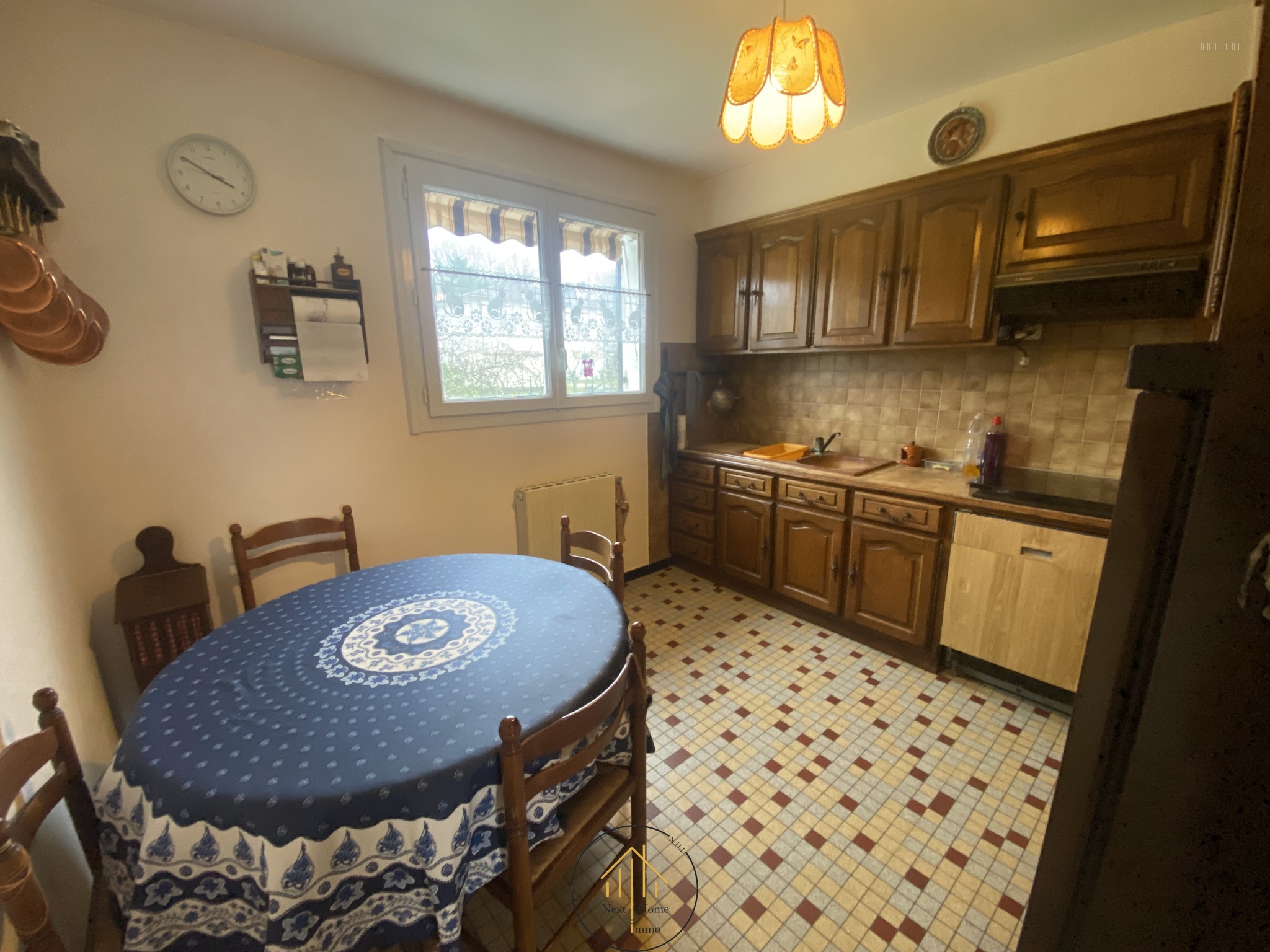 Maison à vendre à Chalais, 700 m², 4 pièces – photo 3 sur 14
