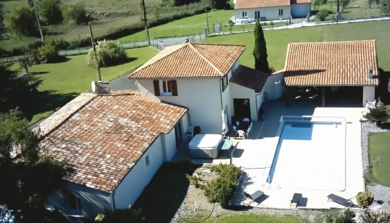 Maison à vendre à Oriolles, 212 m², 8 pièces – photo 1 sur 20