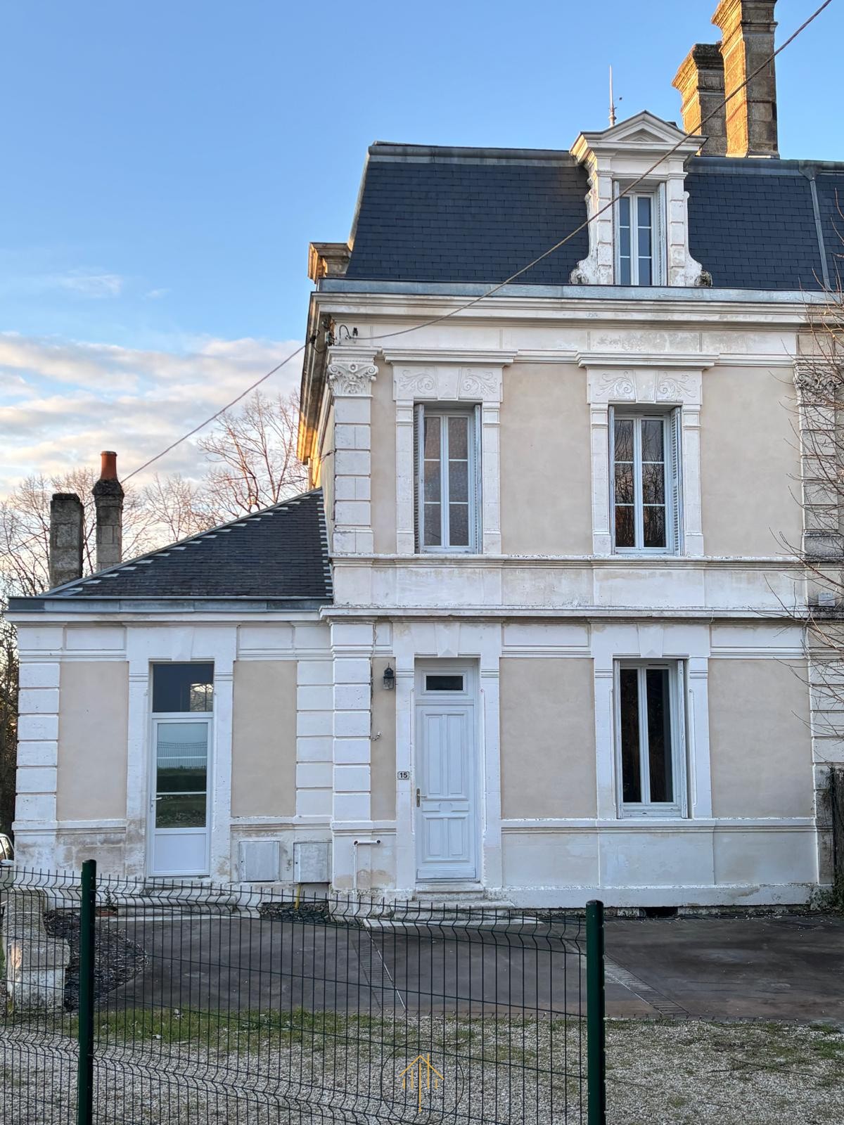 Maison à vendre à Ruelle sur touvre, 50 m², 6 pièces – photo 1 sur 17