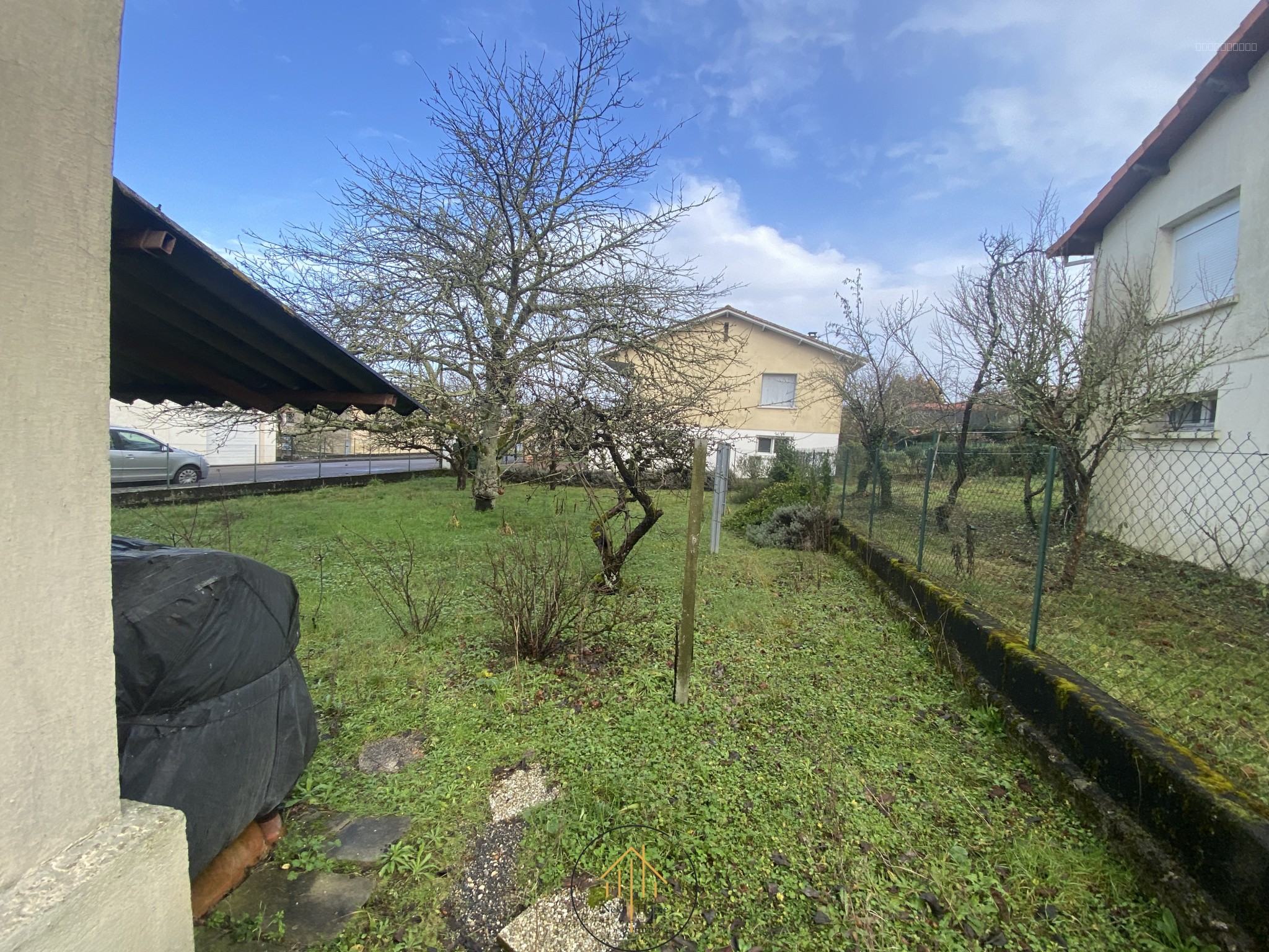 Maison sur trois garages à Chalais — photo 15