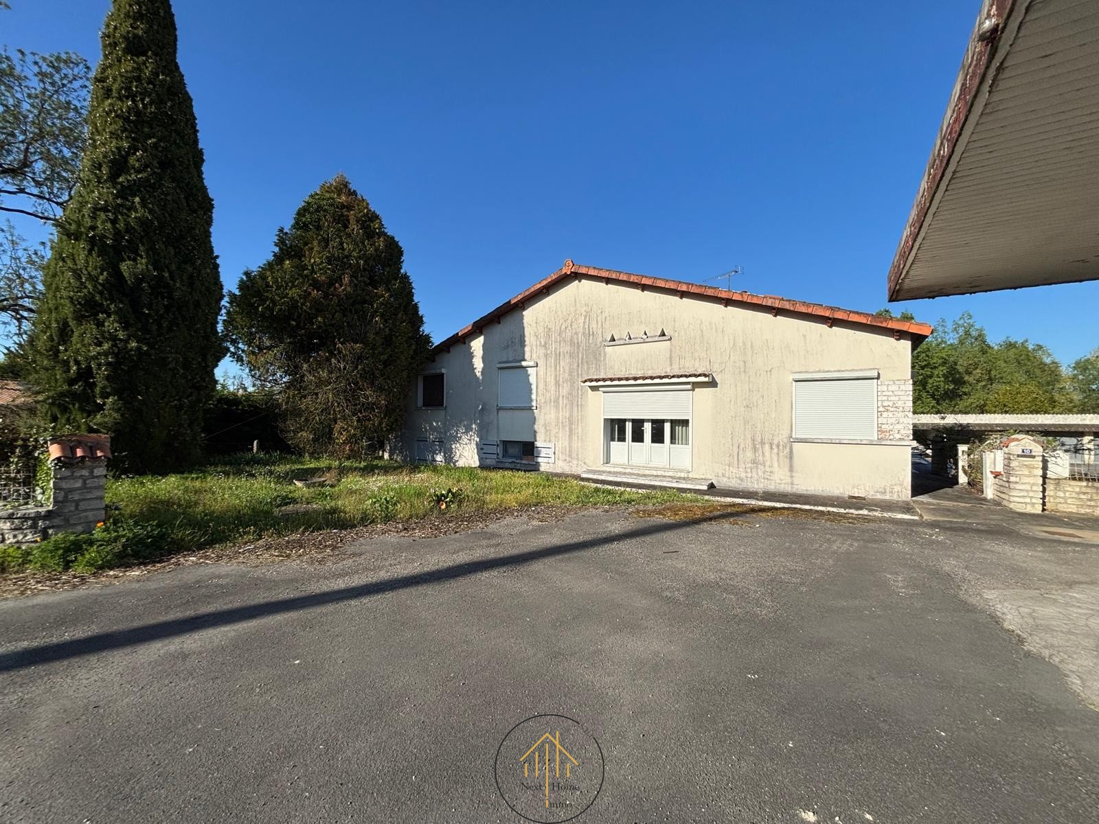 Maison à vendre à Aigre, 197 m², 9 pièces – photo 1 sur 15