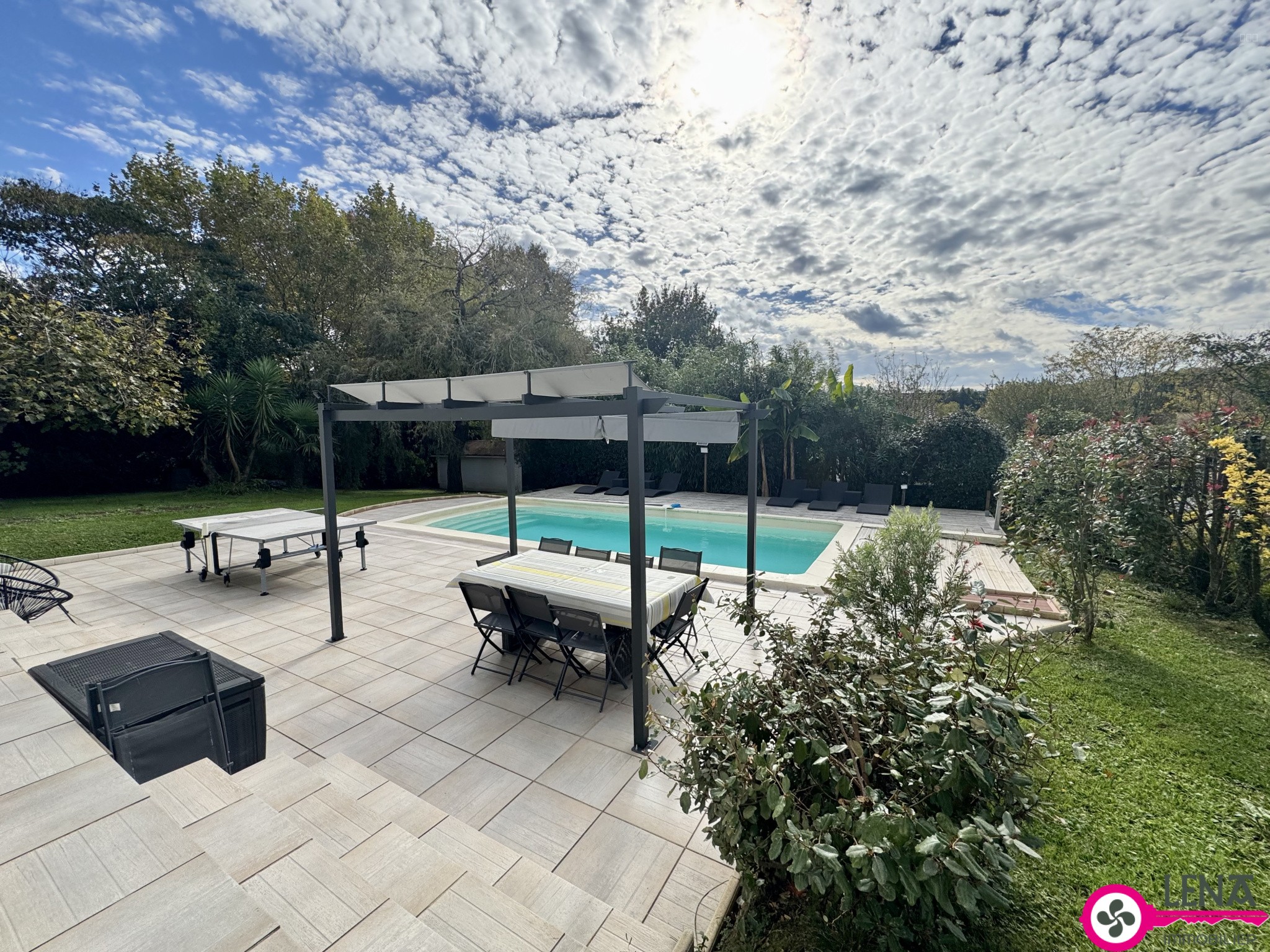 Bien immobilier à vendre à Urrugne, 226 m², 7 pièces – photo 3 sur 19