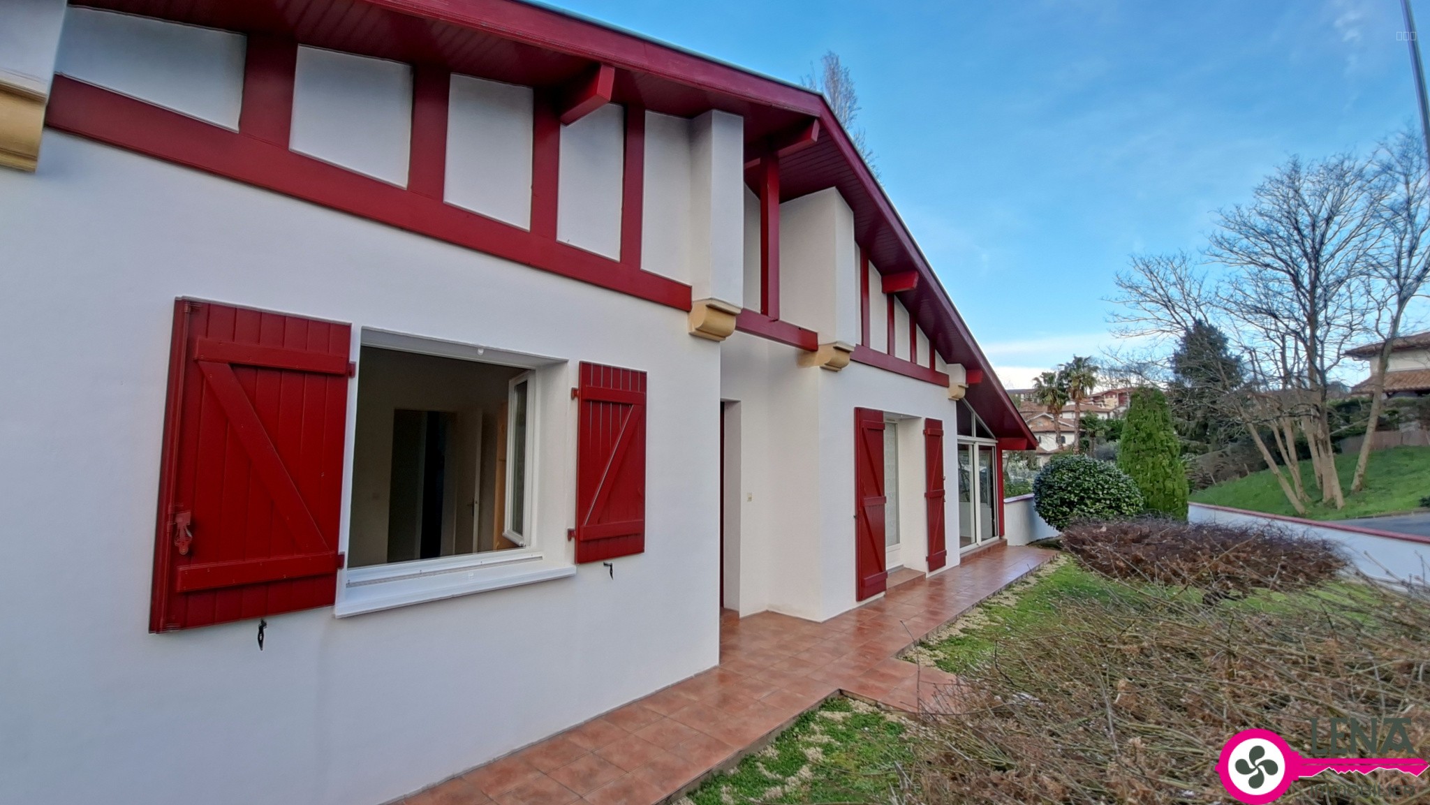 Maison à vendre à Hendaye, 130 m², 4 pièces – photo 1 sur 19