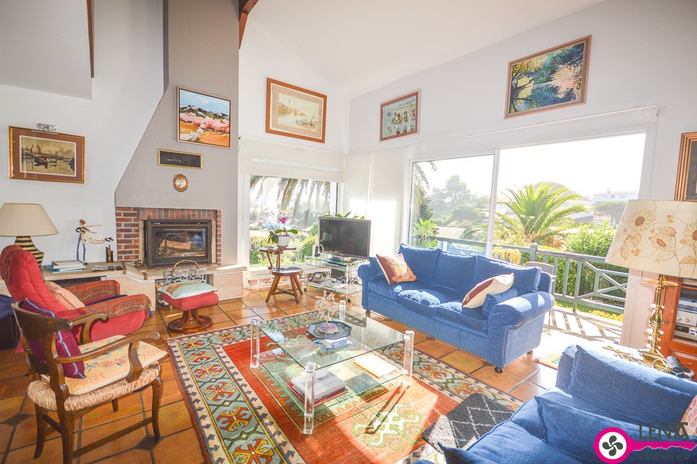 Bien immobilier à vendre à St jean de luz, 240 m², 6 pièces – photo 2 sur 20