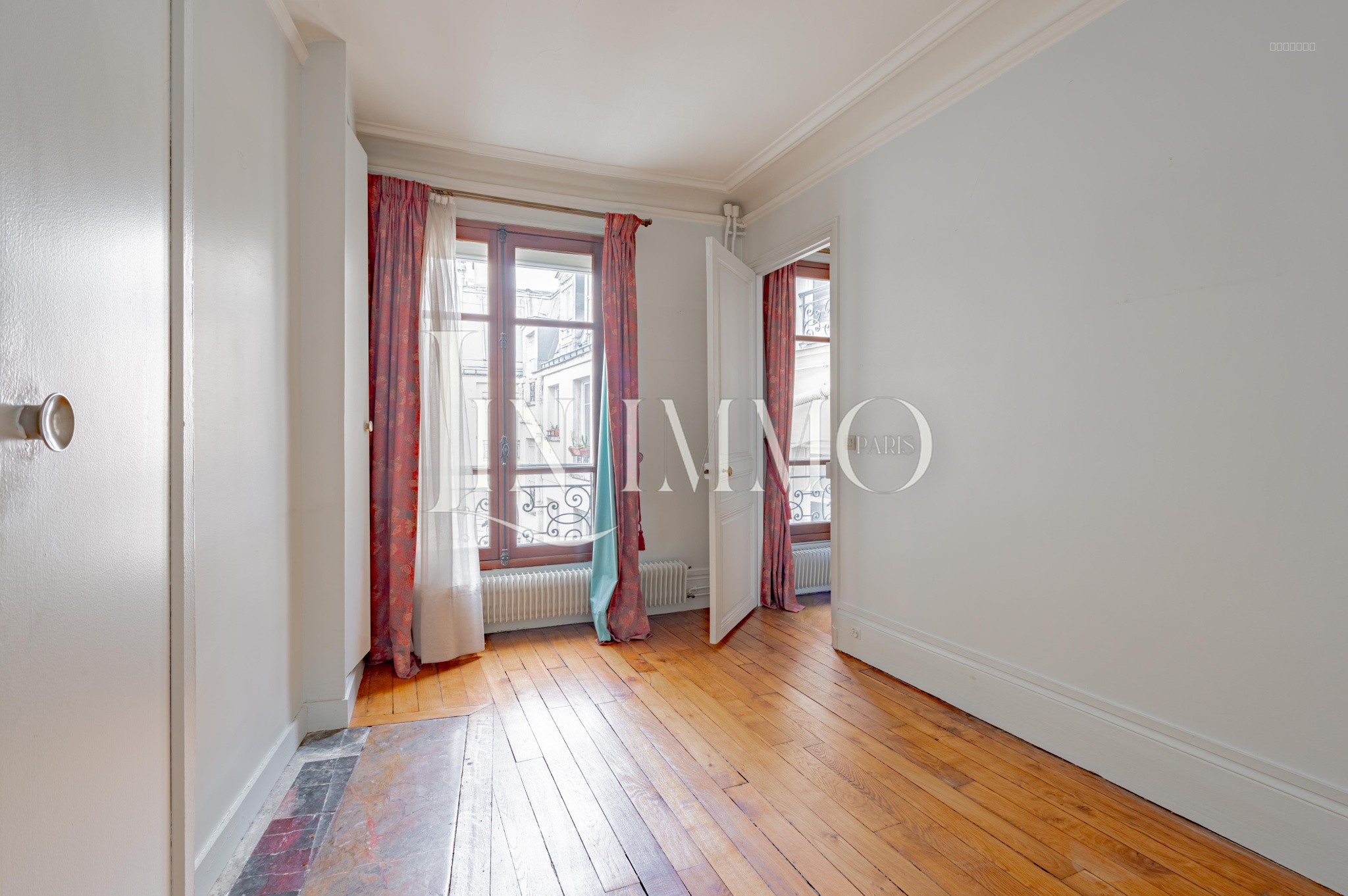 Charme et Élégance à 2 pas de la rue des martyrs    Appartement Haussmannien à Vendre — photo 5