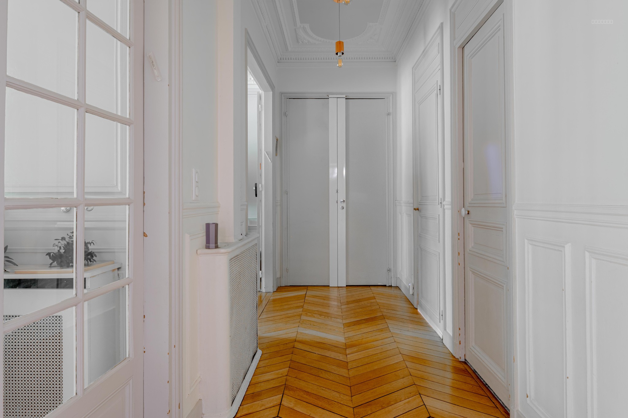 Dans un somptueux immeuble haussmannieN — photo 11