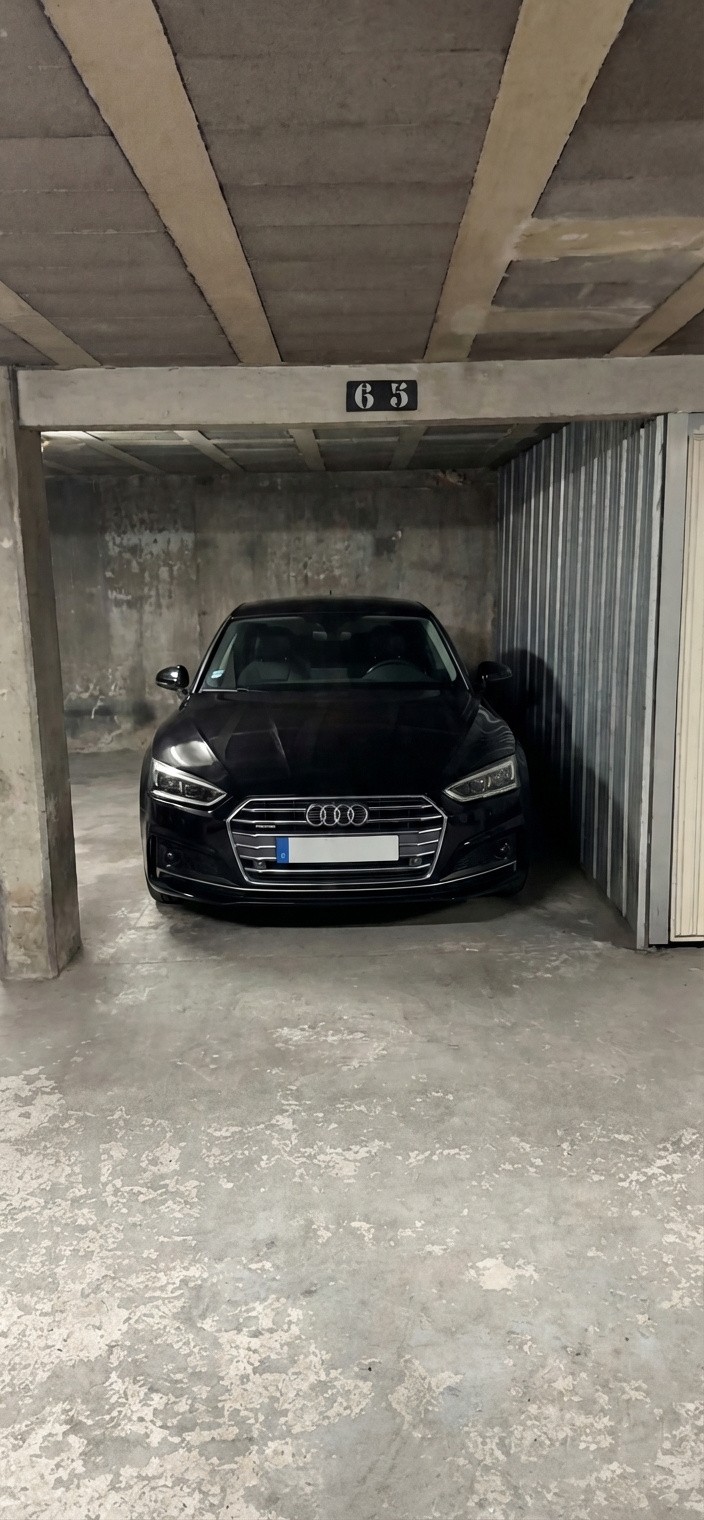 PARKING IMMEUBLE SECURISE — photo 3