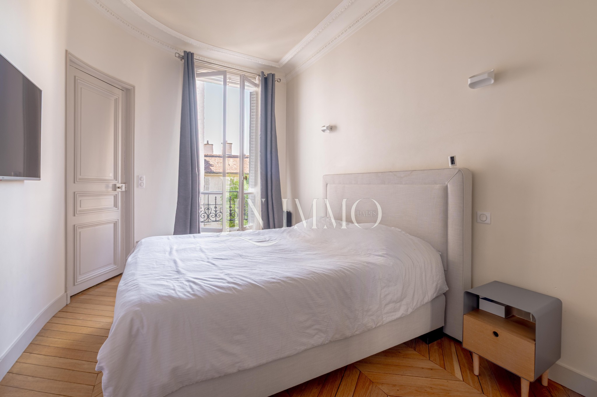 Dans un somptueux immeuble haussmannieN — photo 3