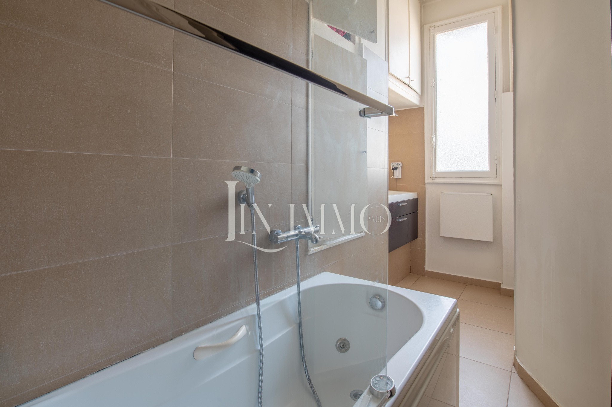 Dans un somptueux immeuble haussmannieN — photo 9